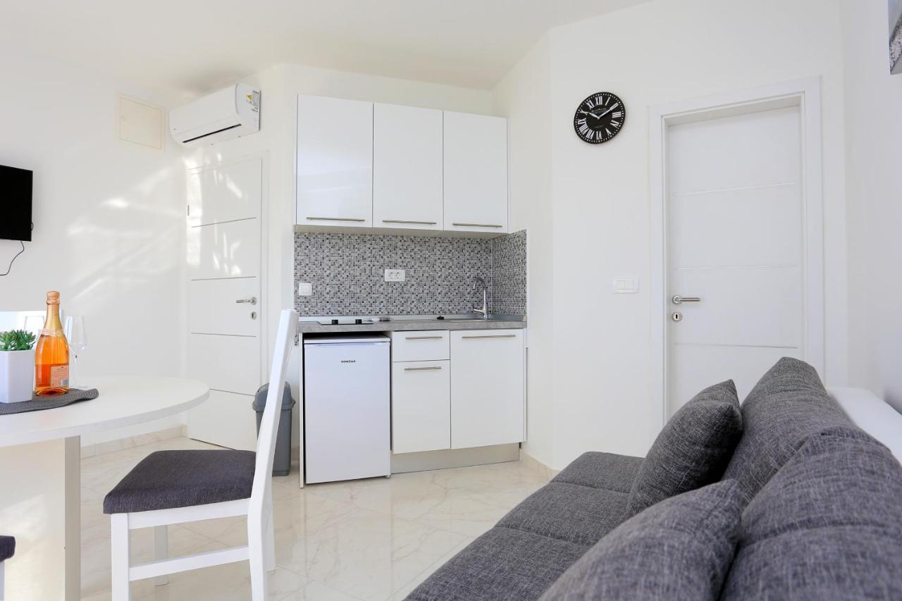 Family Friendly Apartments With A Swimming Pool Zivogosce - Porat, Makarska - 18150 Esterno foto